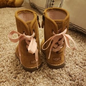 Little Girls Ugg Boots - Size 6